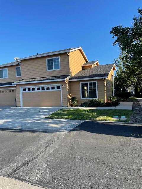 327 Live Oak Loop, Central Point, OR 97502 photo 1