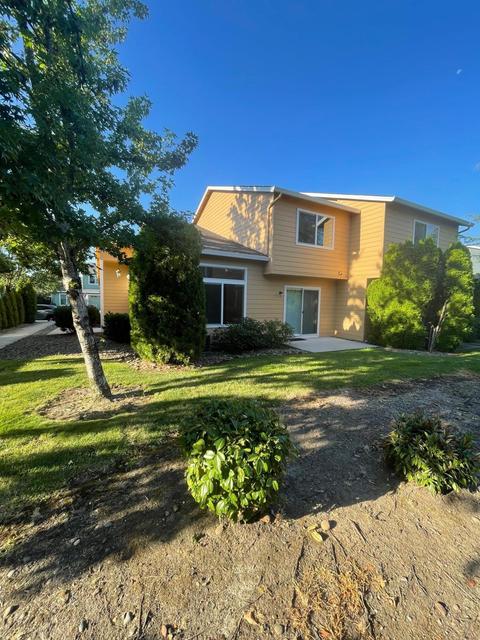 327 Live Oak Loop, Central Point, OR 97502 photo 5