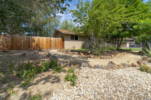 1518 NE Mclaughlin Pl, Bend, OR 97701 photo 4