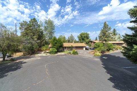 1518 NE Mclaughlin Pl, Bend, OR 97701 photo 1