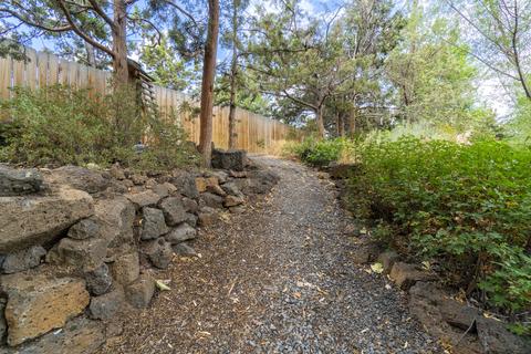 1518 NE Mclaughlin Pl, Bend, OR 97701 photo 27