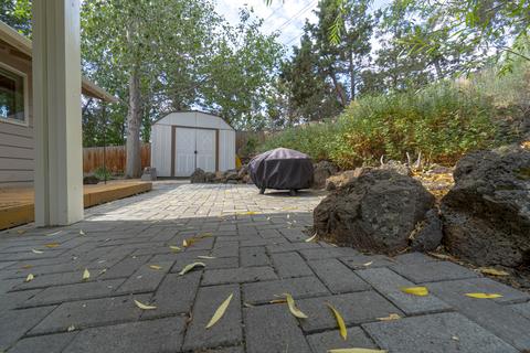 1518 NE Mclaughlin Pl, Bend, OR 97701 photo 24