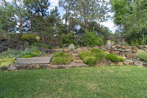 1518 NE Mclaughlin Pl, Bend, OR 97701 photo 37