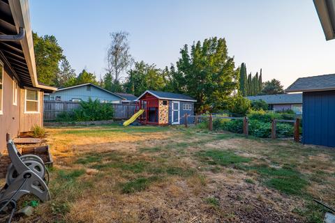 1752 Siebert Way, Grants Pass, OR 97527 photo 34