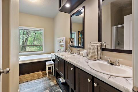 4946 Old Stage Rd, Central Point, OR 97502 photo 18