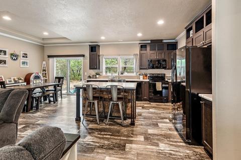 4946 Old Stage Rd, Central Point, OR 97502 photo 7