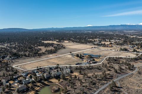64800 Hunnell Rd, Bend, OR 97703 photo 2