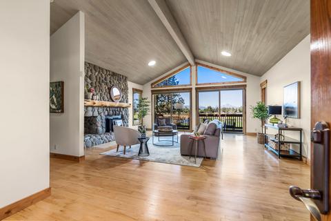 64800 Hunnell Rd, Bend, OR 97703 photo 4