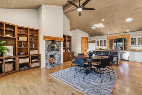 64800 Hunnell Rd, Bend, OR 97703 photo 7
