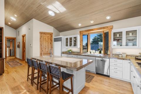 64800 Hunnell Rd, Bend, OR 97703 photo 9