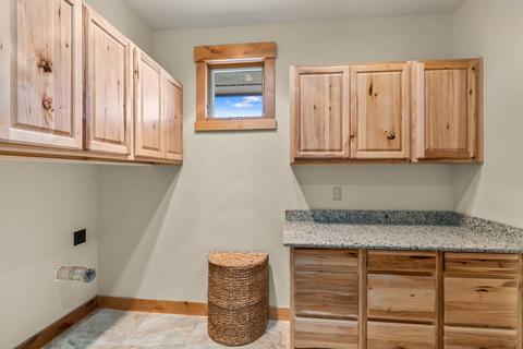 64800 Hunnell Rd, Bend, OR 97703 photo 15