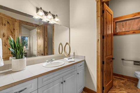 64800 Hunnell Rd, Bend, OR 97703 photo 18