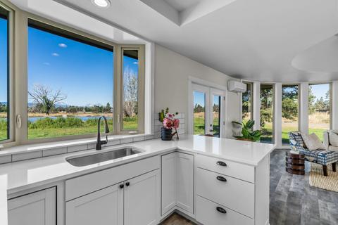 64800 Hunnell Rd, Bend, OR 97703 photo 28
