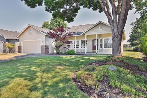 225 Keystone Way, Eagle Point, OR 97524 photo 1