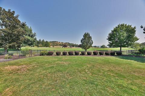 225 Keystone Way, Eagle Point, OR 97524 photo 2