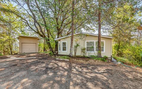 546 Crescent Dr, Eagle Point, OR 97524 photo 1