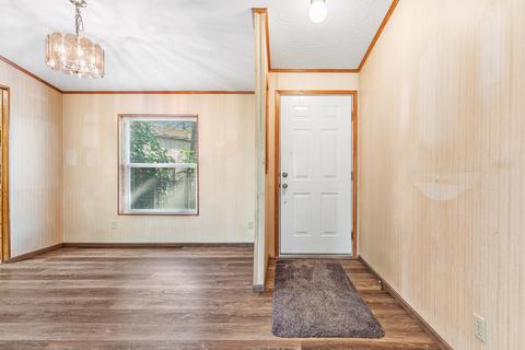 546 Crescent Dr, Eagle Point, OR 97524 photo 5