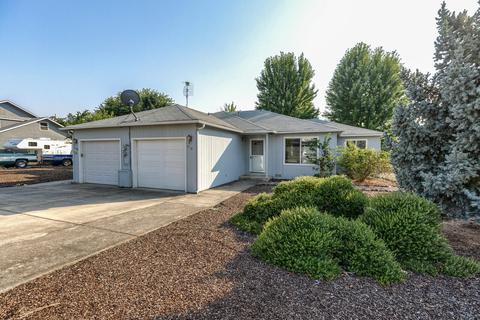 112 Lucas Ct, Eagle Point, OR 97524 photo 2
