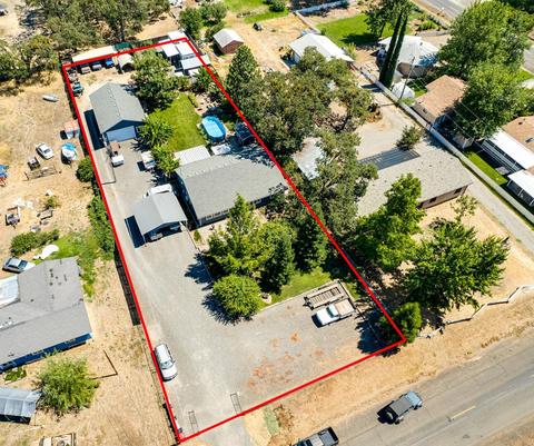 6828 Pinehurst St, Central Point, OR 97502 photo 1