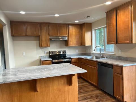 330 Sandi Way, Eagle Point, OR 97524 photo 6