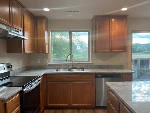 330 Sandi Way, Eagle Point, OR 97524 photo 8