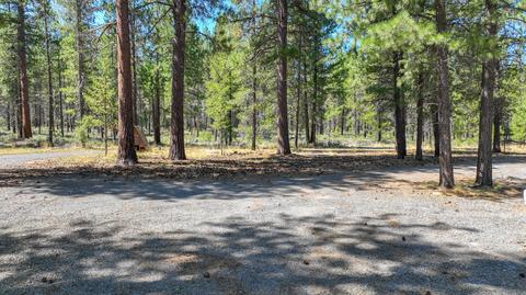 55400 Heidi Ct, Bend, OR 97707 photo 2