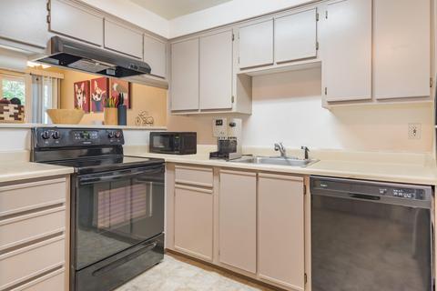 2811 NE Mesa Ct, Bend, OR 97701 photo 3