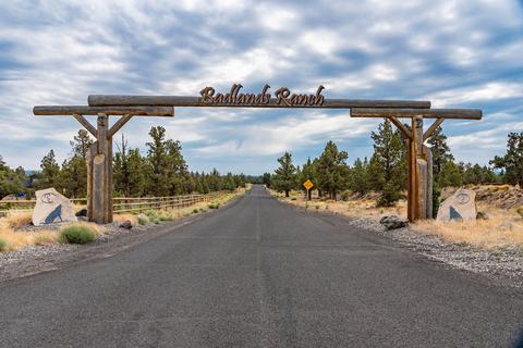 61300 Badlands Ranch Dr, Bend, OR 97702 photo 2