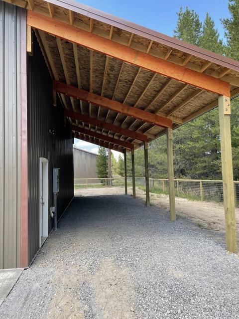 17137 Spring River Rd, Bend, OR 97707 photo 2