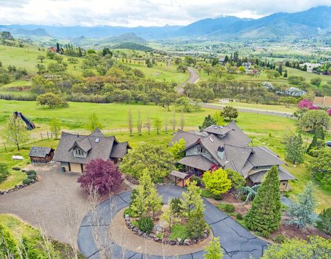 475 Pompadour Dr, Ashland, OR 97520