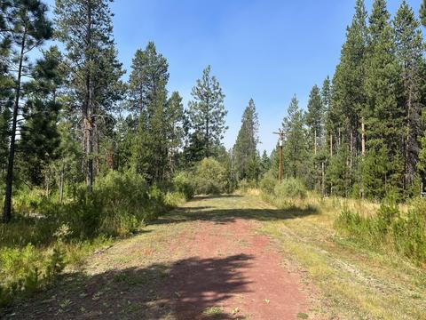 1926 Cheryl Dr, La Pine, OR 97739 photo 2