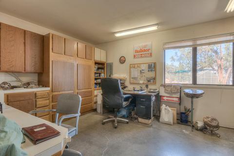 23005 Bronco Ct, Bend, OR 97701 photo 11