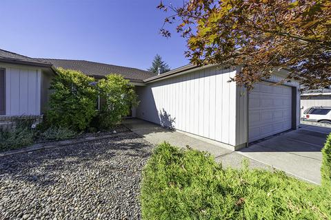 56 Osprey Dr, Eagle Point, OR 97524 photo 4