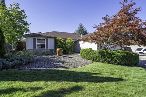 56 Osprey Dr, Eagle Point, OR 97524 photo 2