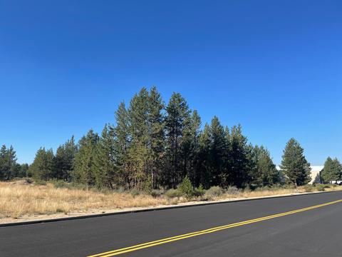 16629 Assembly Way, La Pine, OR 97739 photo 2