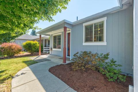 668 Andrea Way, Eagle Point, OR 97524 photo 6
