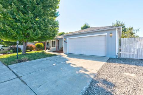 668 Andrea Way, Eagle Point, OR 97524 photo 5