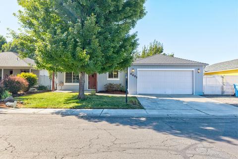668 Andrea Way, Eagle Point, OR 97524 photo 1