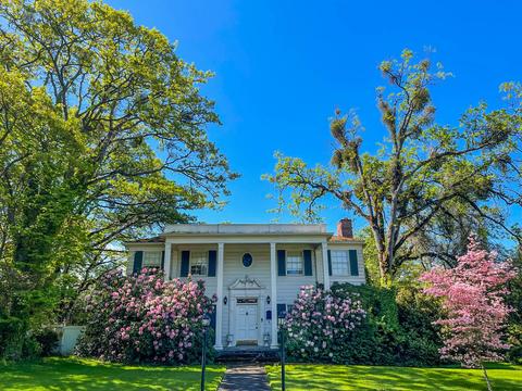 1806 E Main St, Medford, OR 97504