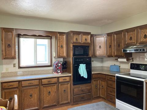 181 S E St, Lakeview, OR 97630 photo 3