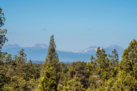 25110 Bachelor Ln, Bend, OR 97701 photo 1