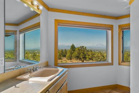 18290 Plainview Rd, Bend, OR 97703 photo 31