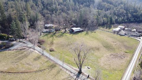 5895 Abbie Ln, Gold Hill, OR 97525