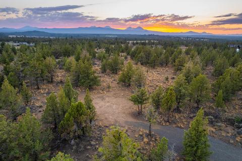 20005 Pacific Heights Rd, Bend, OR 97703 photo 1