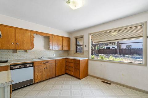 603 NE 12th St, Bend, OR 97701 photo 7