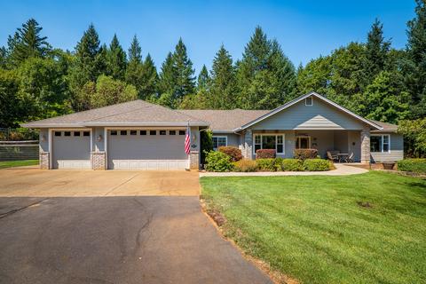 171 Red Rock Ln, Grants Pass, OR 97527