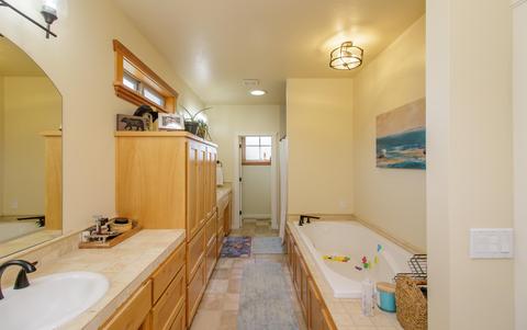 100 Greenmoor Dr, Eagle Point, OR 97524 photo 19
