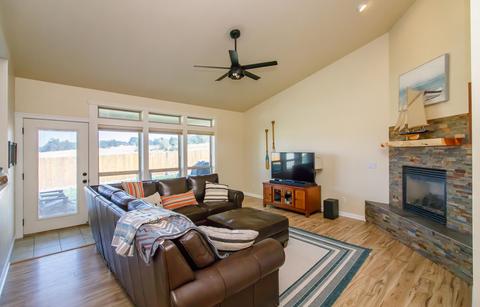 100 Greenmoor Dr, Eagle Point, OR 97524 photo 12