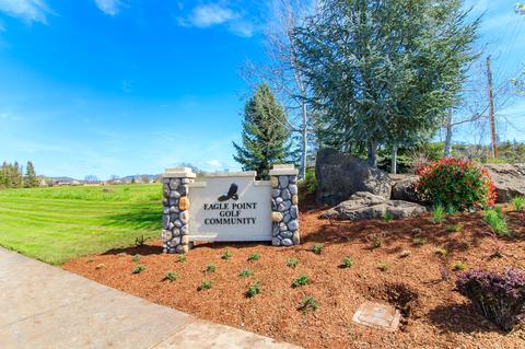 100 Greenmoor Dr, Eagle Point, OR 97524 photo 32