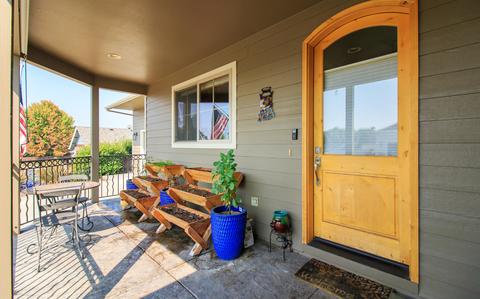 100 Greenmoor Dr, Eagle Point, OR 97524 photo 5